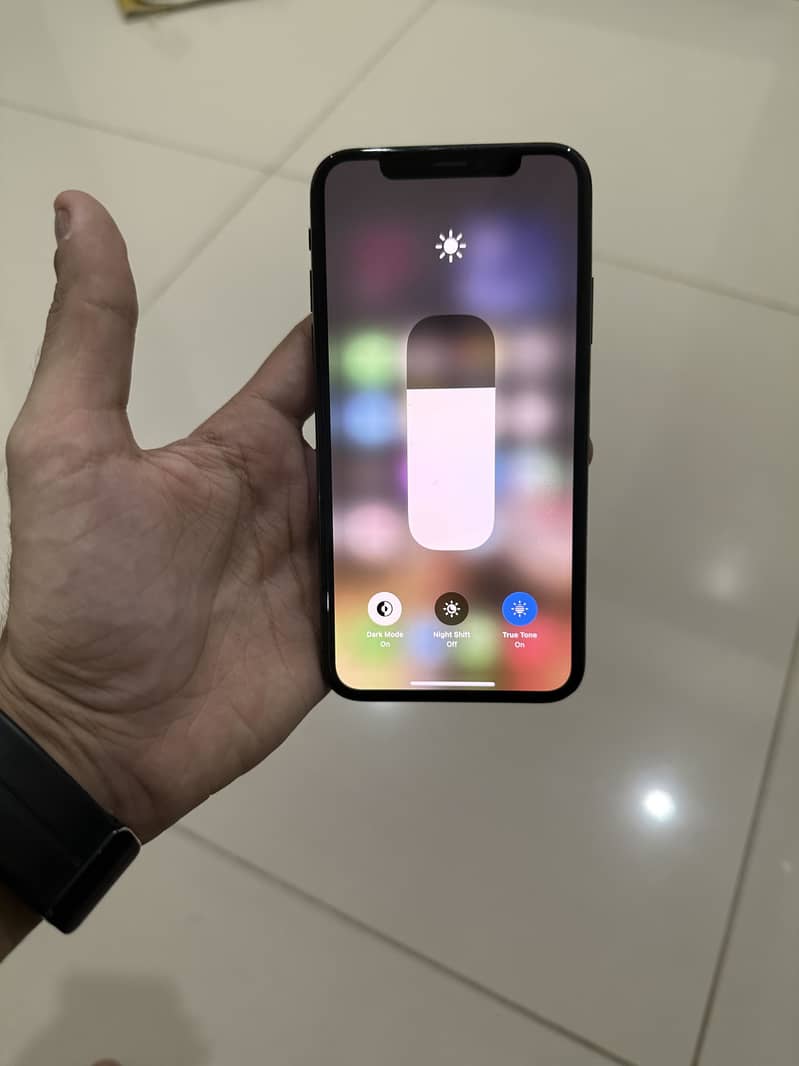 Apple iPhone XS 3