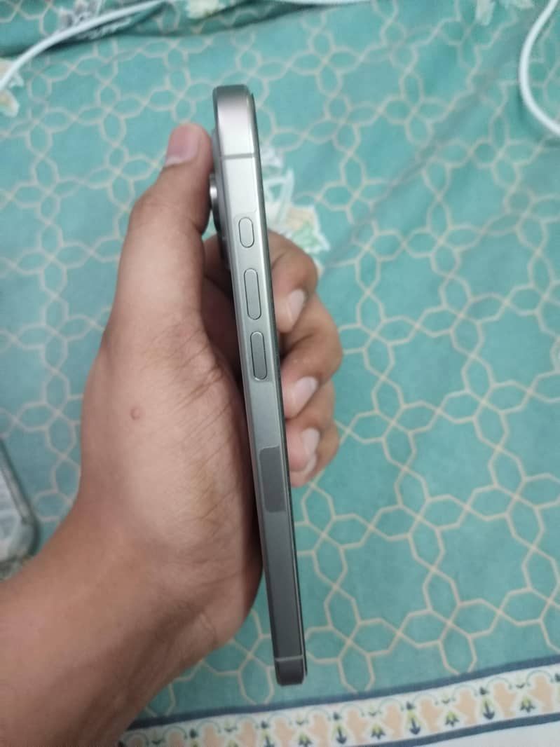Apple iPhone 15 Pro Max 5