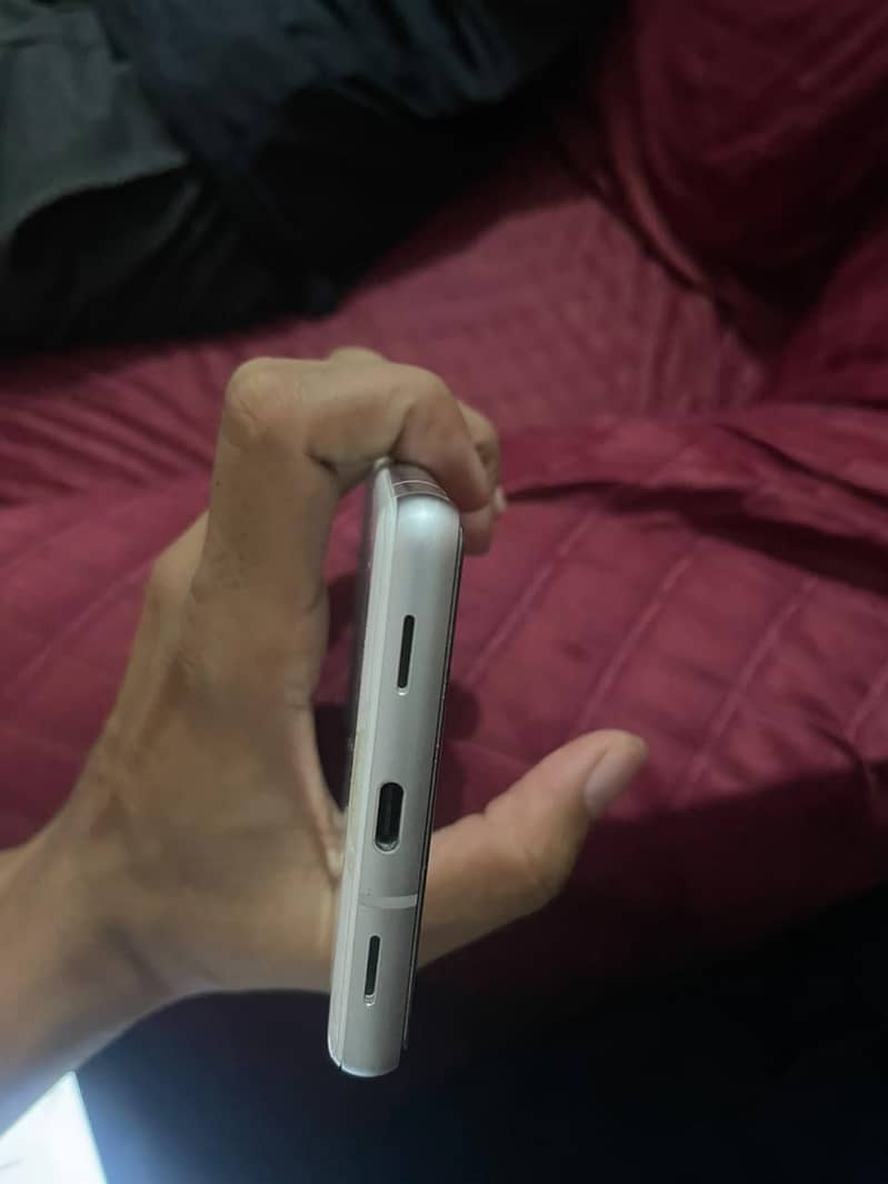 Google Pixel 7a 5