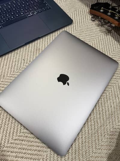 MacBook Air M1 2020 | 8GB RAM | 256GB SSD | Original Box
