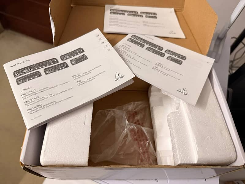 Behringer UMC22 USB Audio Interface 4