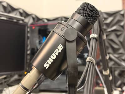 Shure MV7 Dynamic USB/XLR Microphone