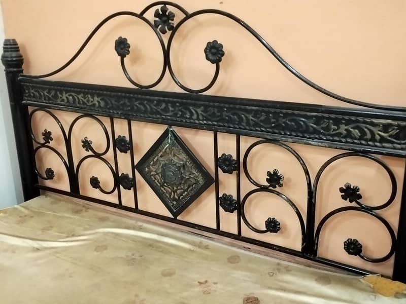 iron bed 3