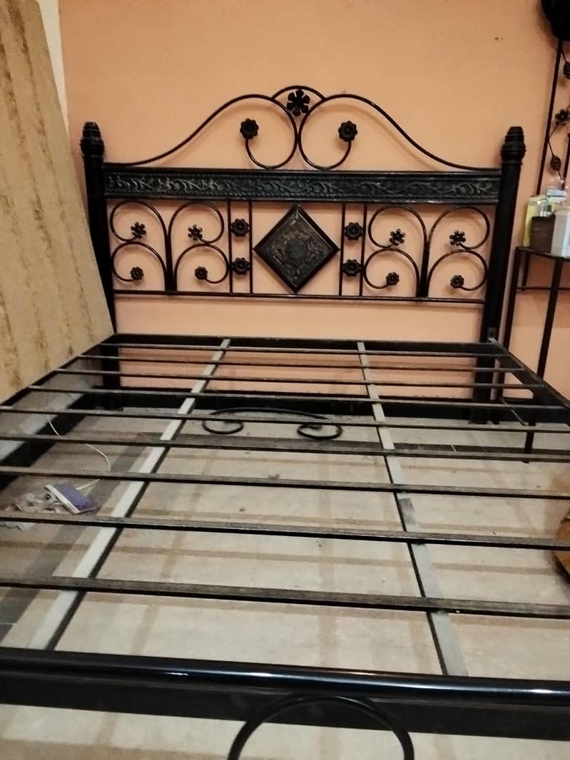 iron bed 7
