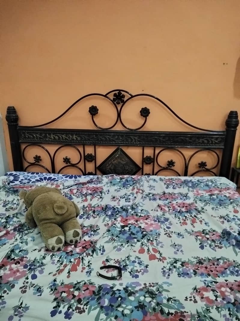 iron bed 9