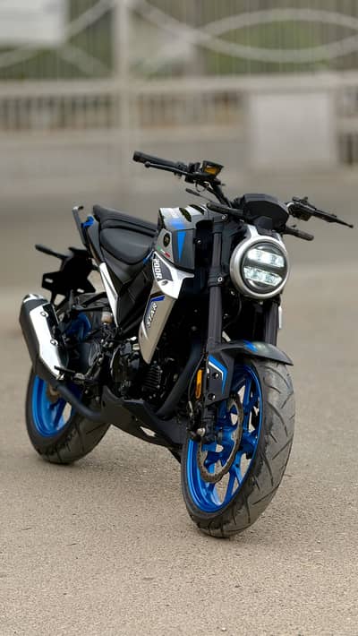 Superstar 200R (Unregistered)