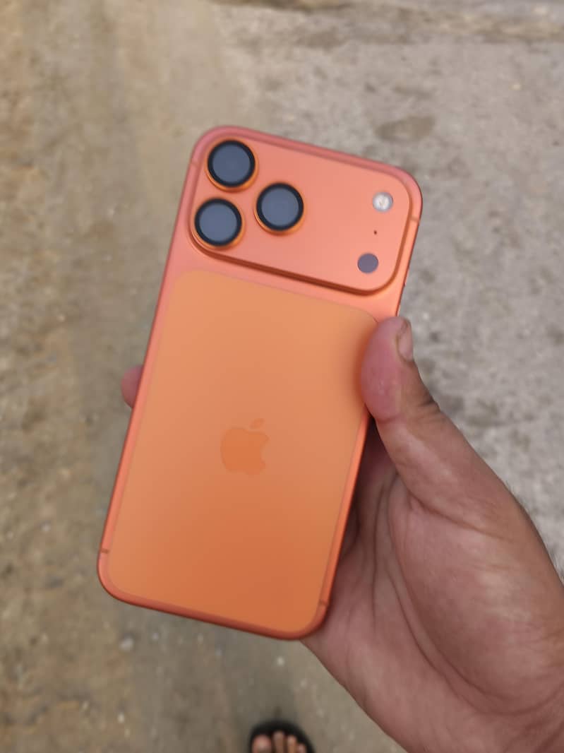 Apple iPhone 17 Pro Max 2
