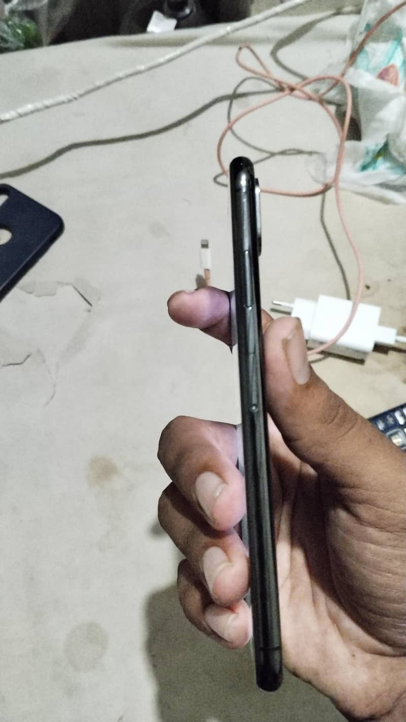 Apple iPhone XS Max 2