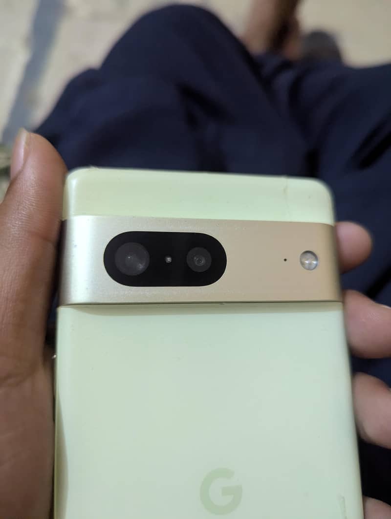 Google Pixel 7 4