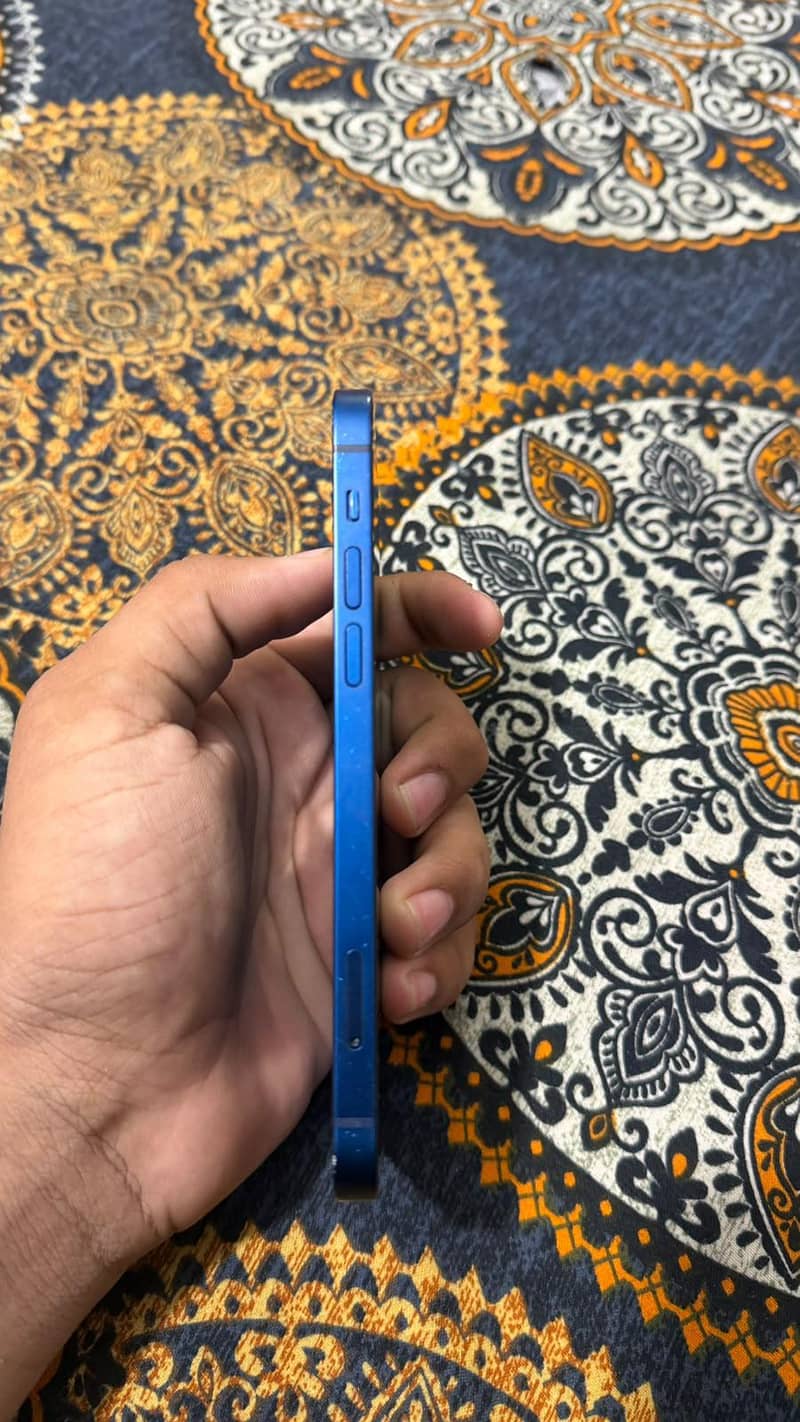 Apple iPhone 12 2