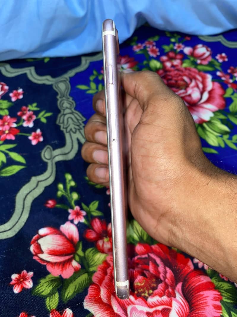 Apple iPhone 7 Plus 1