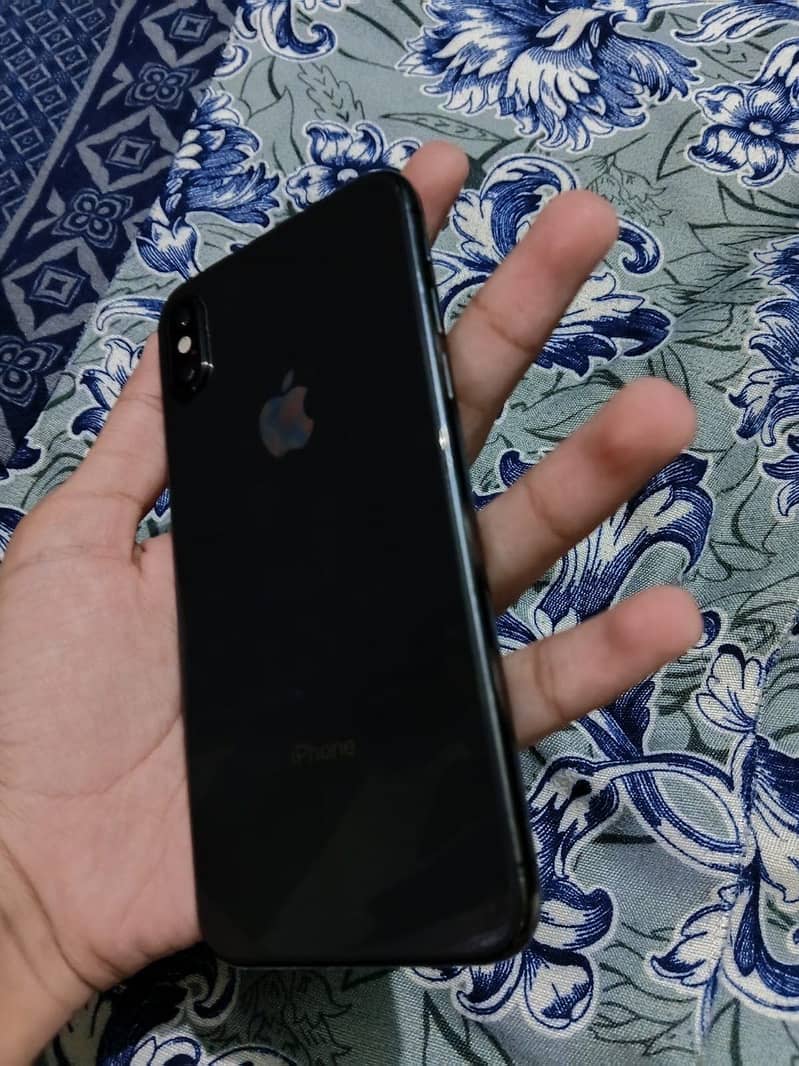 Apple iPhone X 4