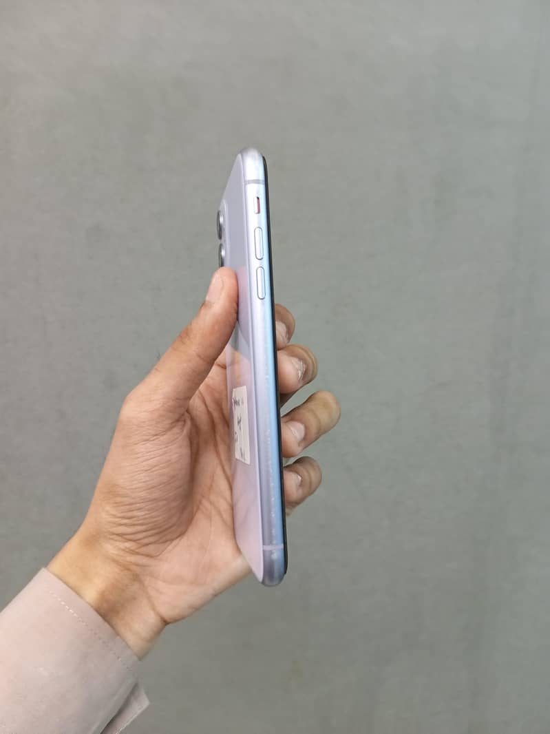 Apple iPhone 11 3