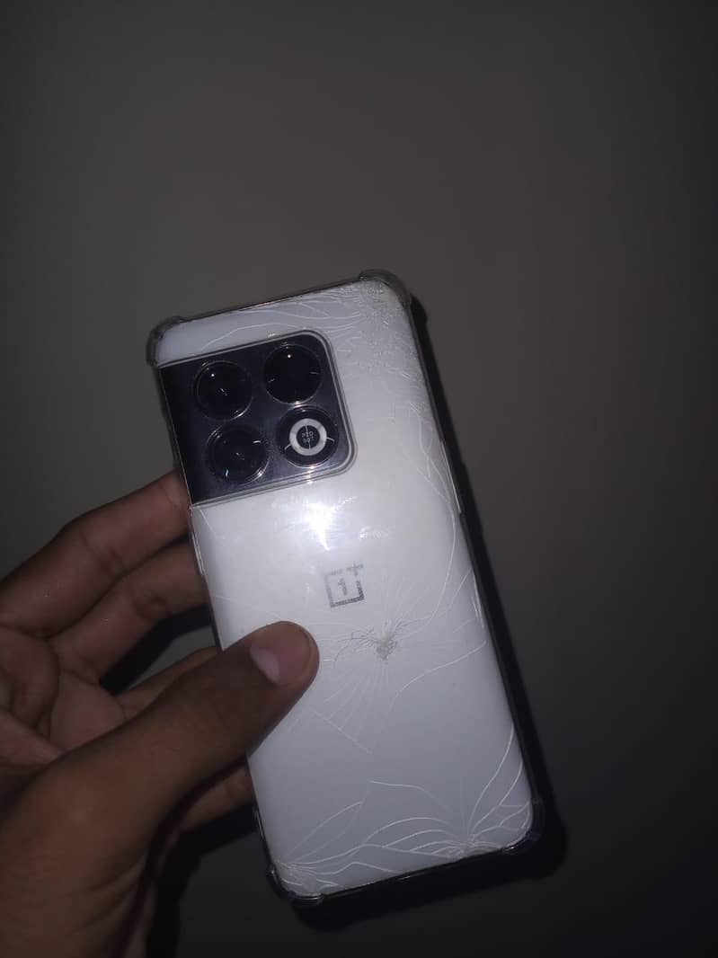 One Plus 10 Pro 1