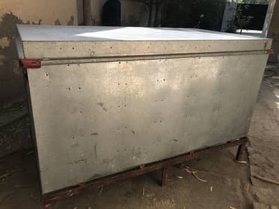 Trunk/ Patti along with heavy duty stand