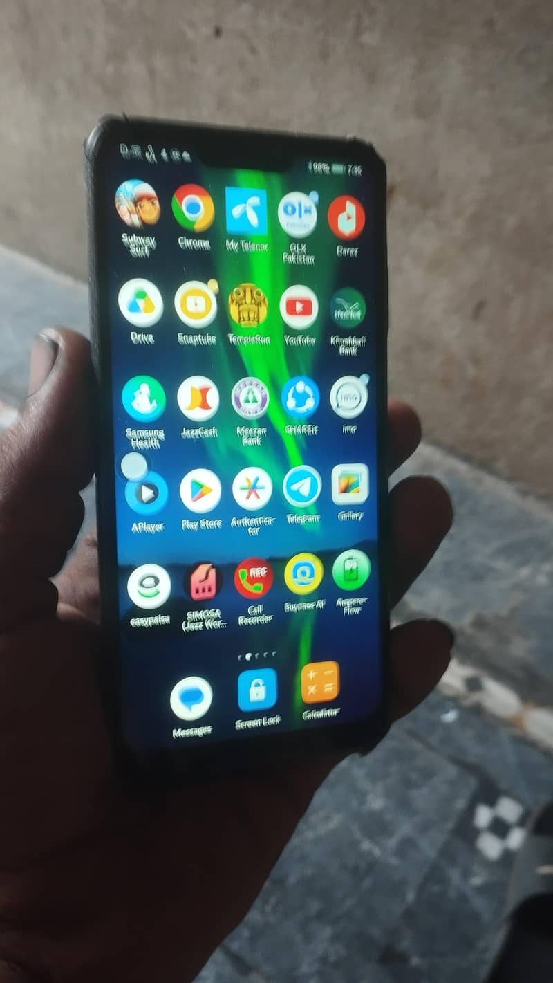 Honor 8C 1