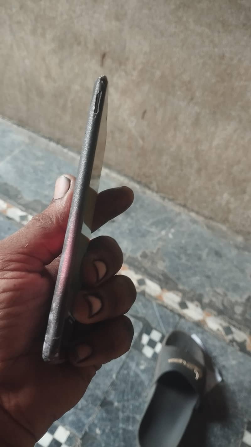 Honor 8C 6