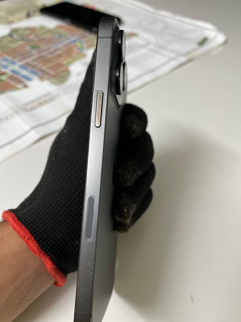 Apple iPhone 13 Pro Max 1