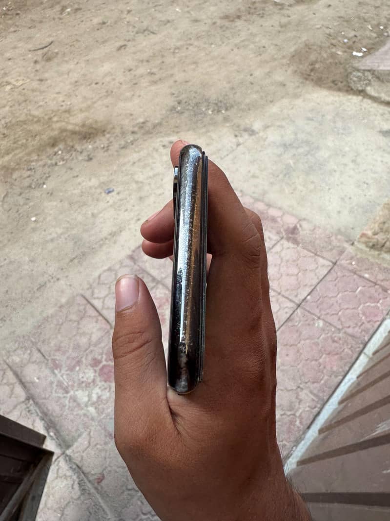 Apple iPhone X 3