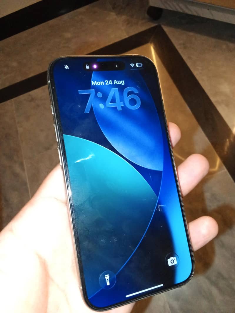 Apple iPhone 15 Pro 2