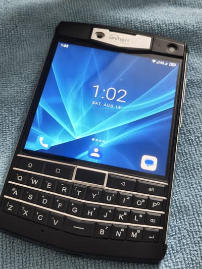 Titan - The Ultimate Rugged QWERTY Phone (116K)