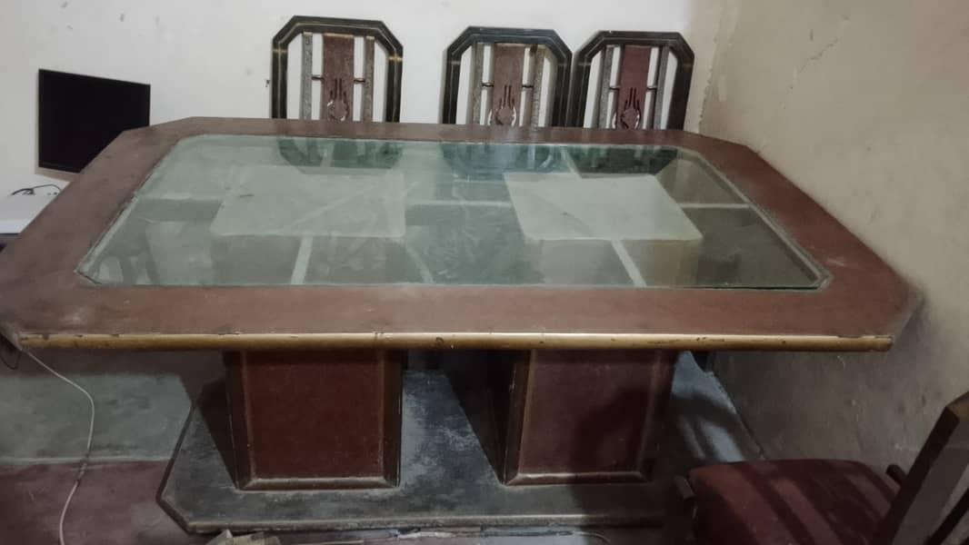 Dining table 0
