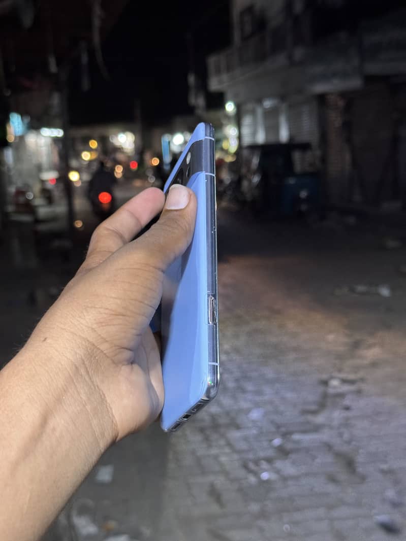Google Pixel 8 Pro 2