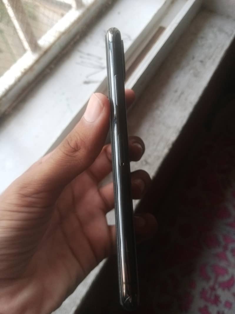 Apple iPhone X 3
