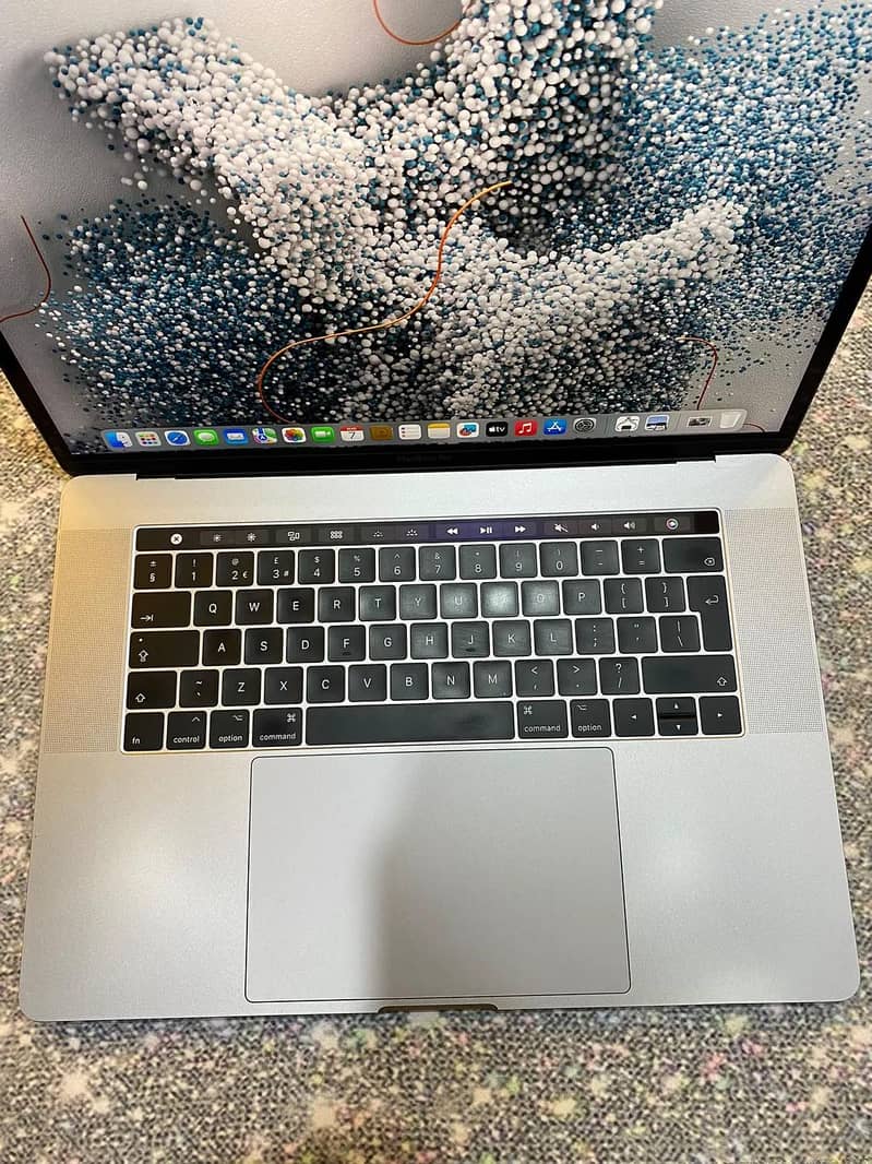 MacBook pro 2017 ,, i7 3