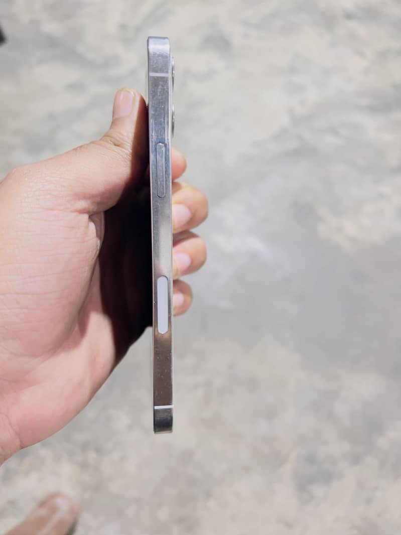 iPhone 12 pro 3