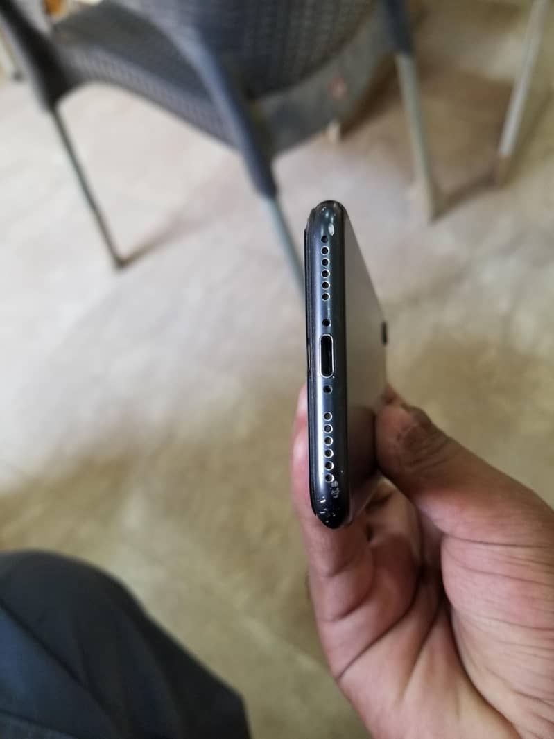 Apple iPhone 7 3