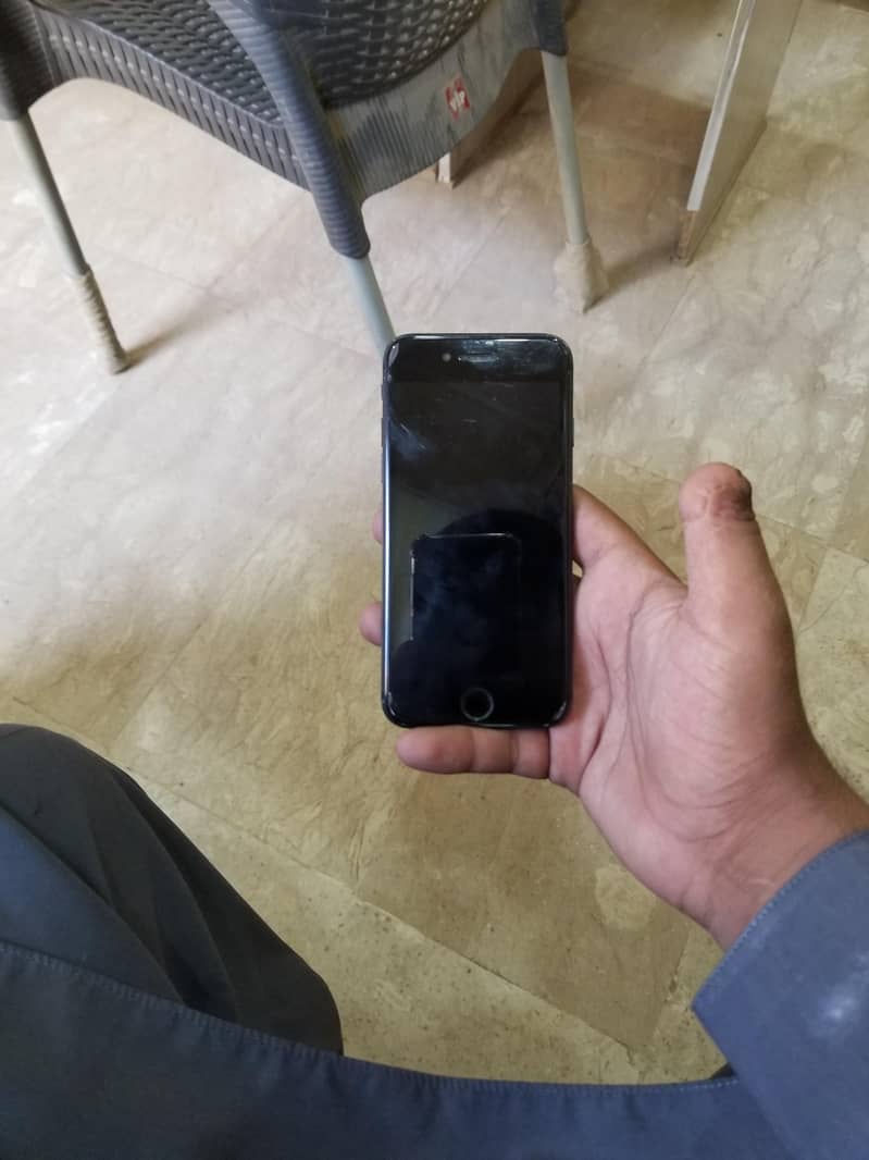 Apple iPhone 7 7