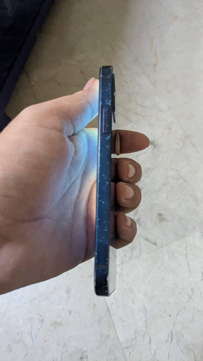 Apple iPhone 12 3