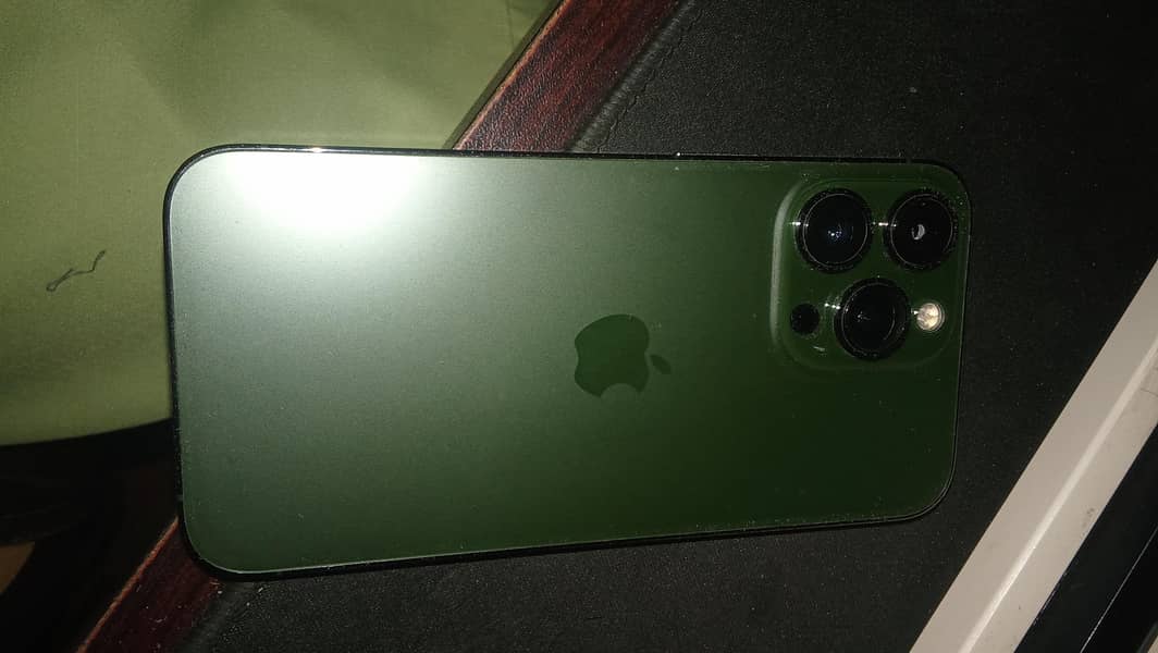 Apple iPhone 13 Pro 4
