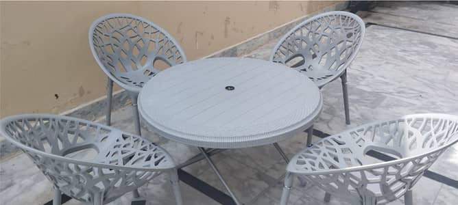 SAAB chair and table for sale