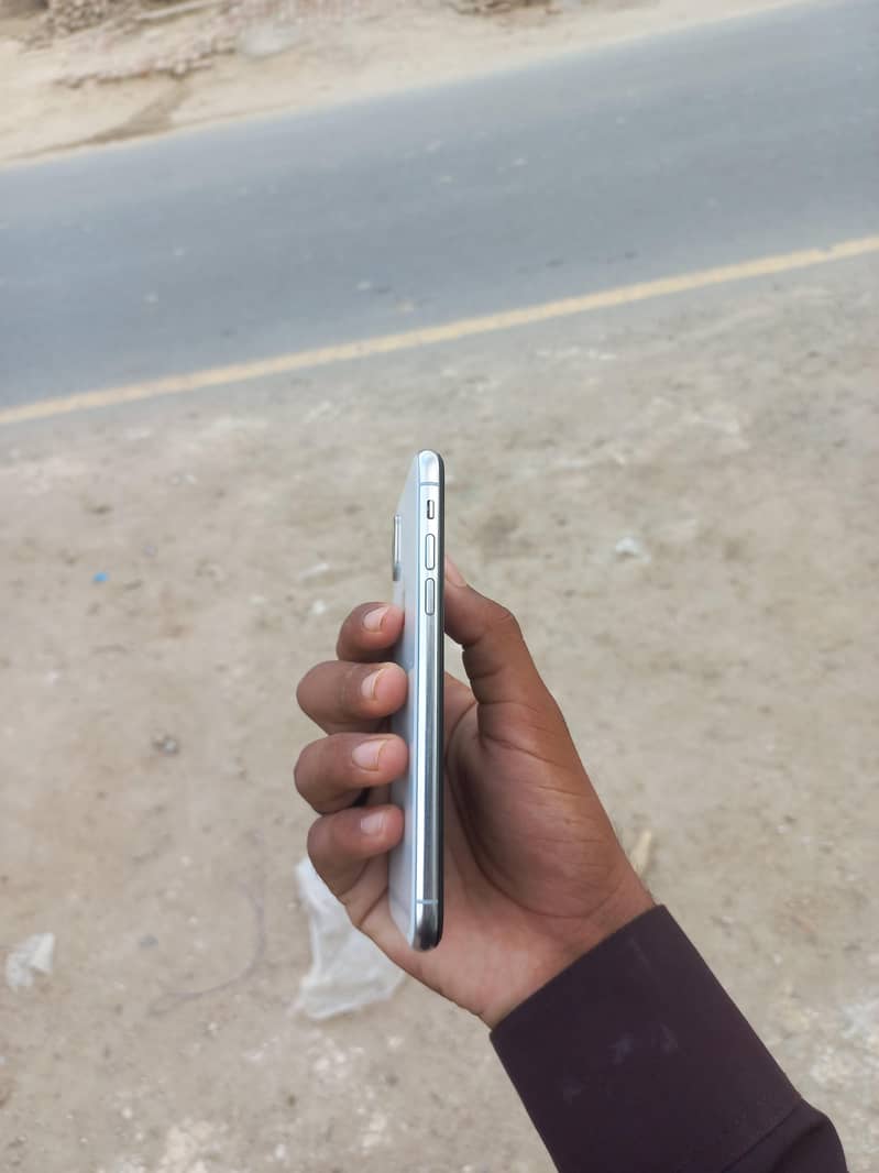 Apple iPhone X 2