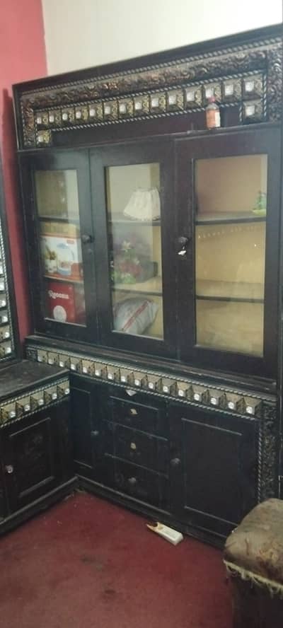 Bed !Dressing table! Showcase For sale