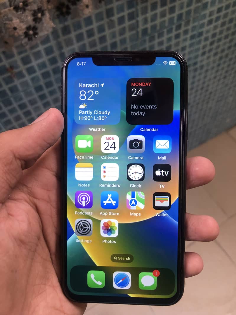 Apple iPhone X 4