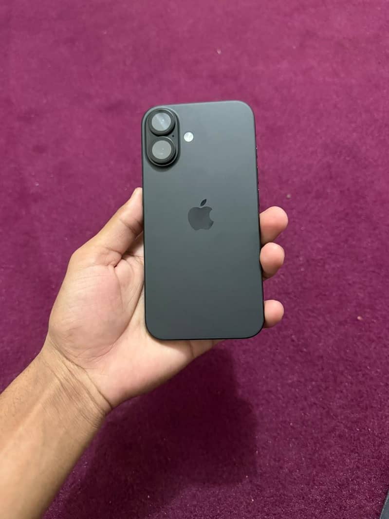 Apple iPhone 16 0