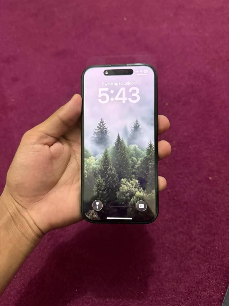 Apple iPhone 16 1