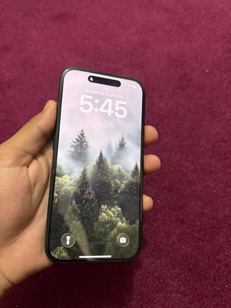 Apple iPhone 16 4