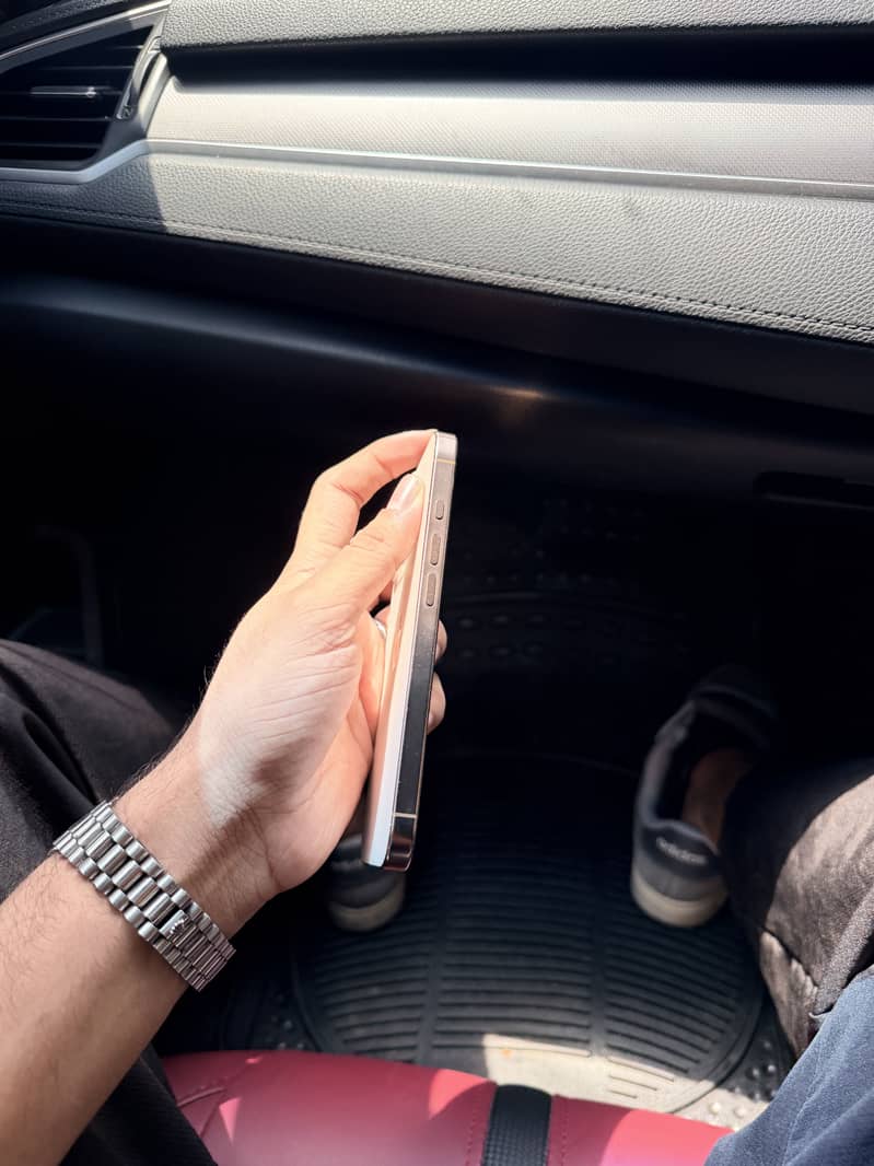 Iphone 16 pro jv 4
