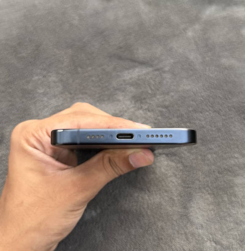 Apple iPhone 15 Pro Max 1