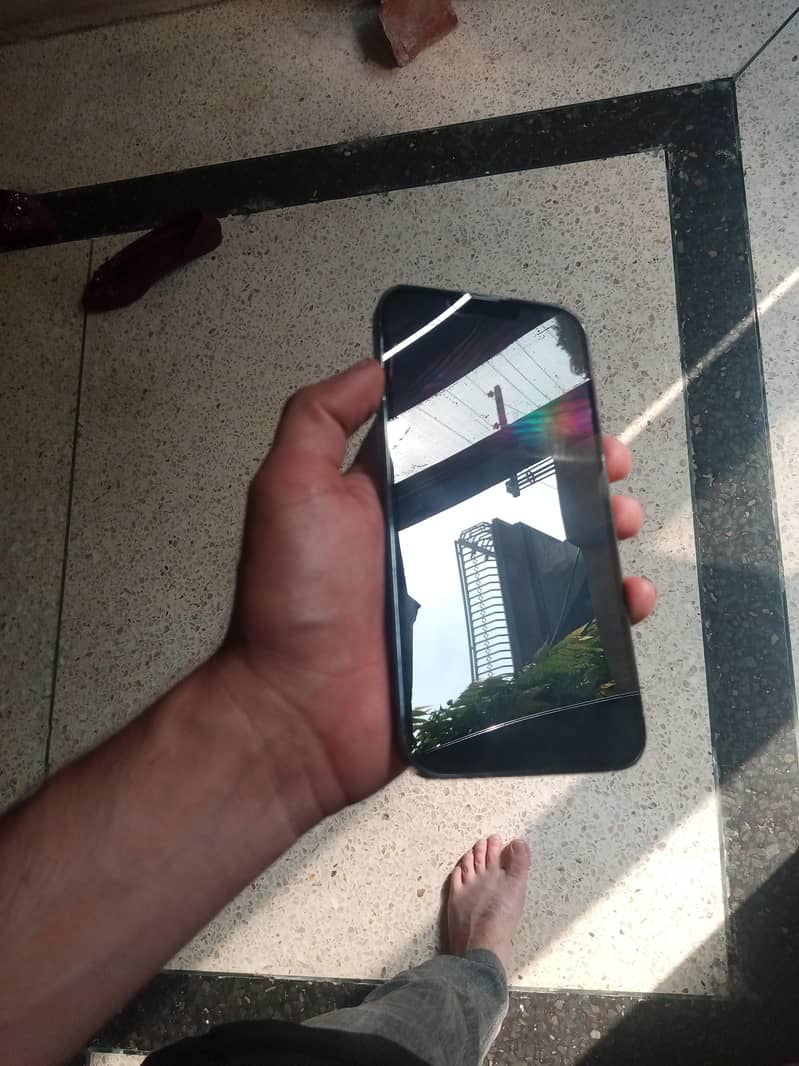 Apple iPhone 13 Pro Max 1