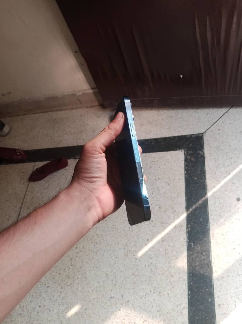 Apple iPhone 13 Pro Max 3
