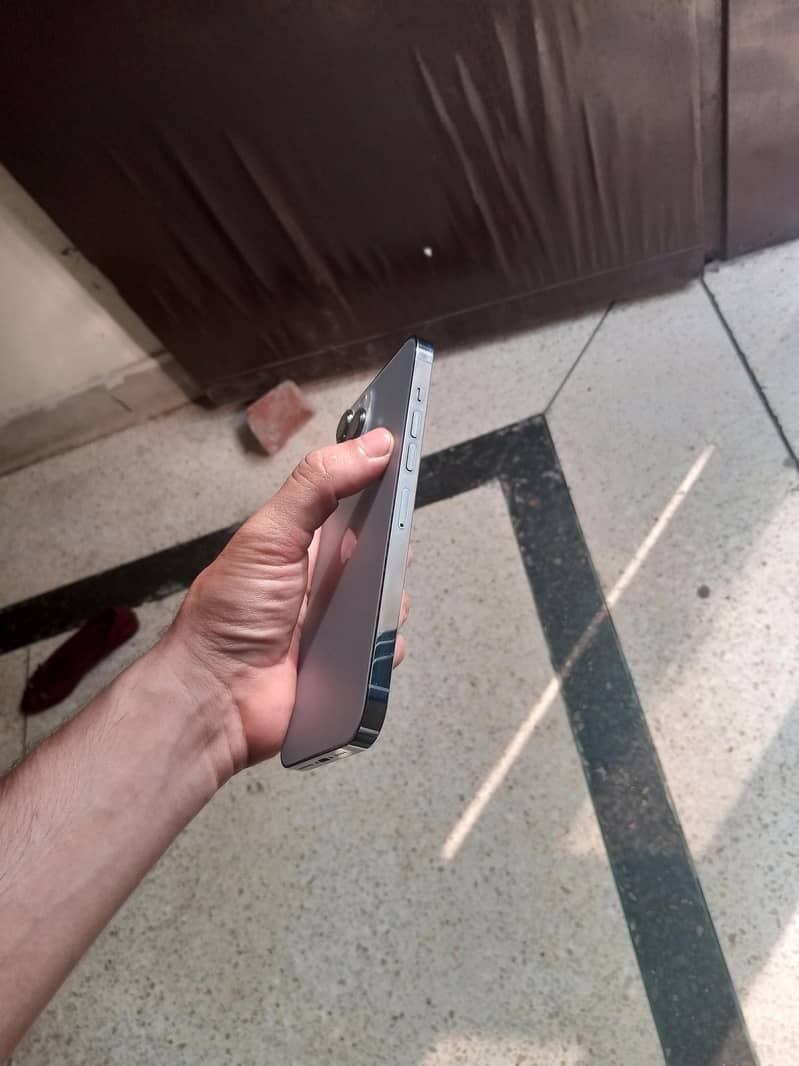 Apple iPhone 13 Pro Max 5