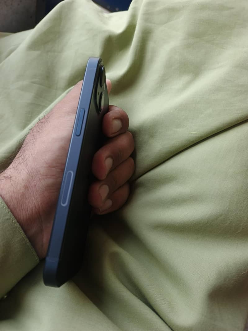 Apple iPhone 13 3