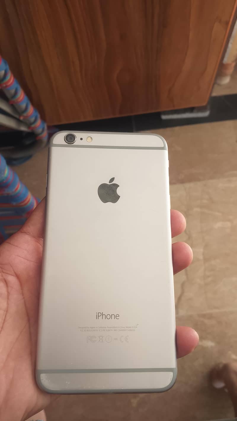 Apple iPhone 6 Plus 0