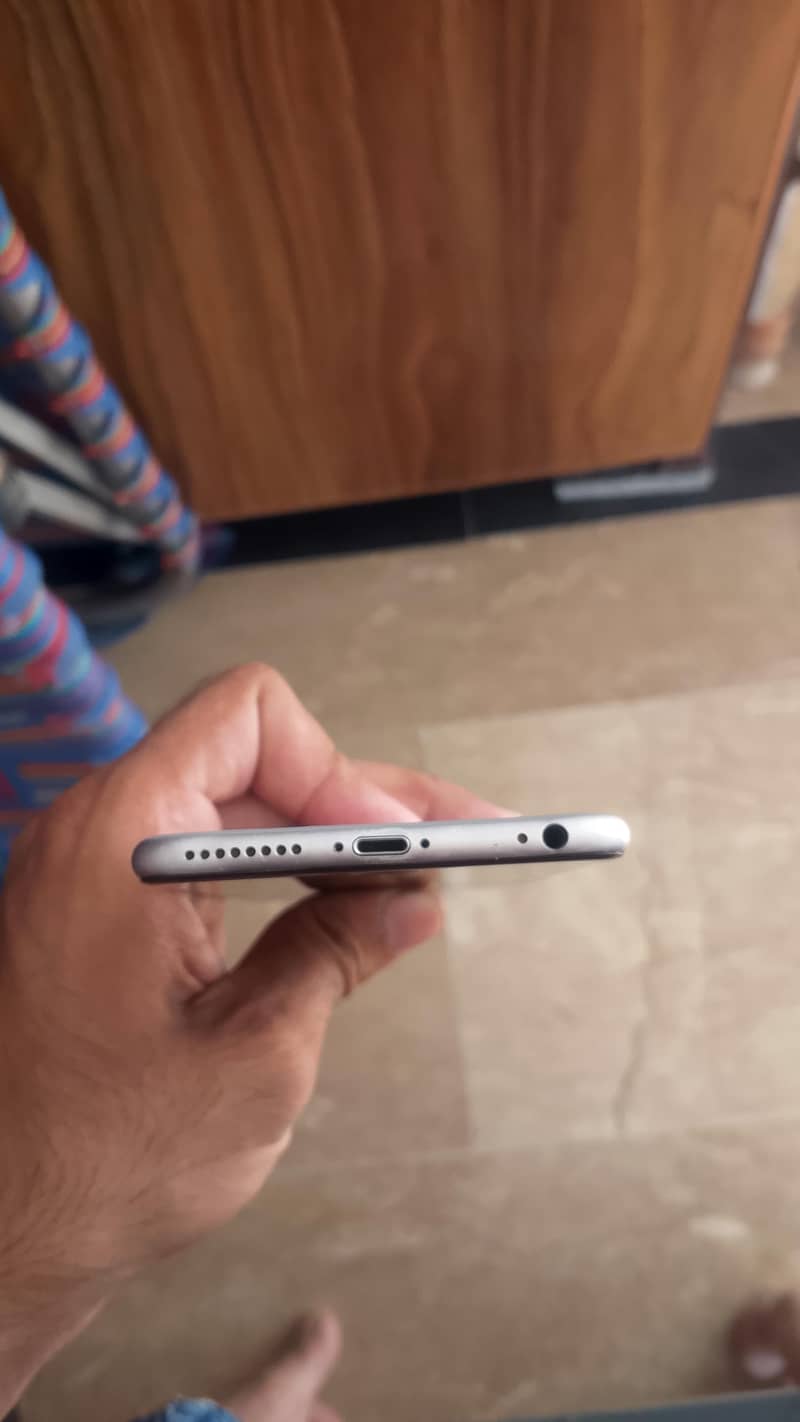 Apple iPhone 6 Plus 5