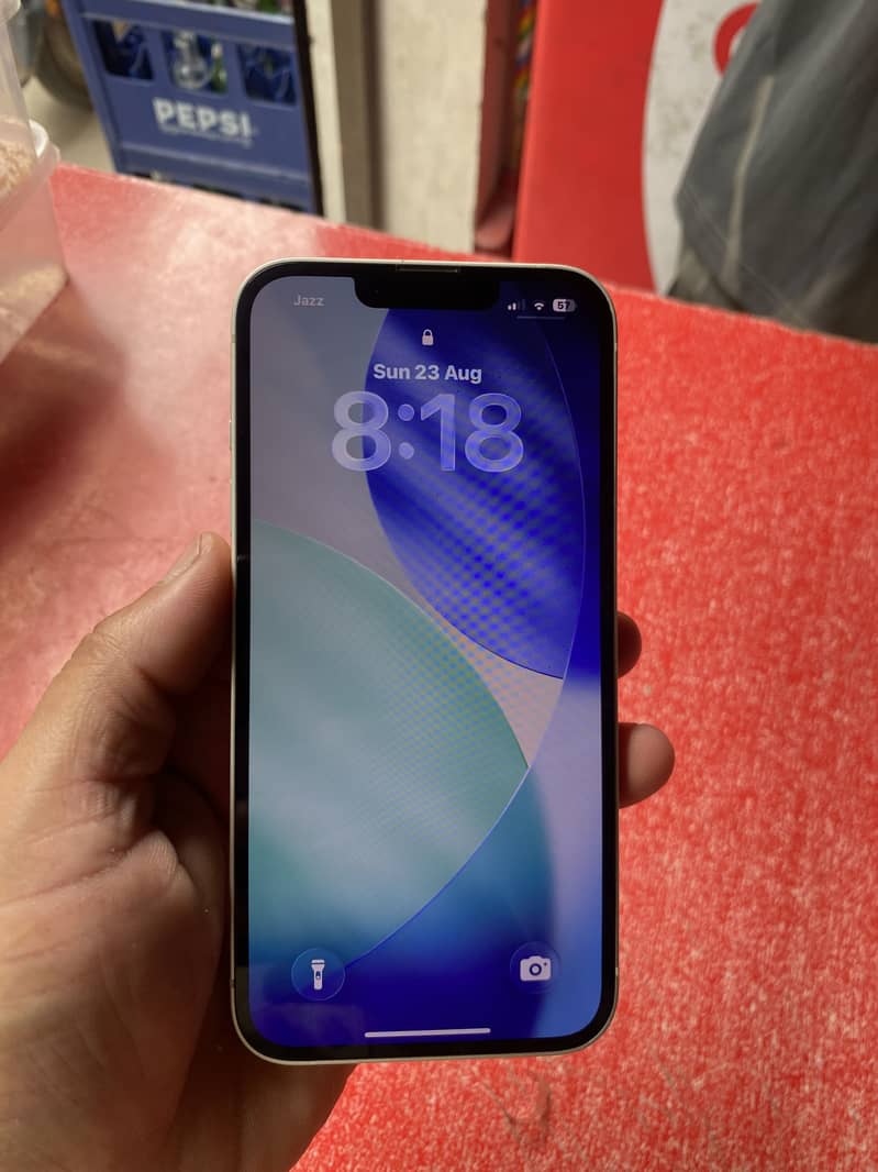 Apple iPhone 13 5